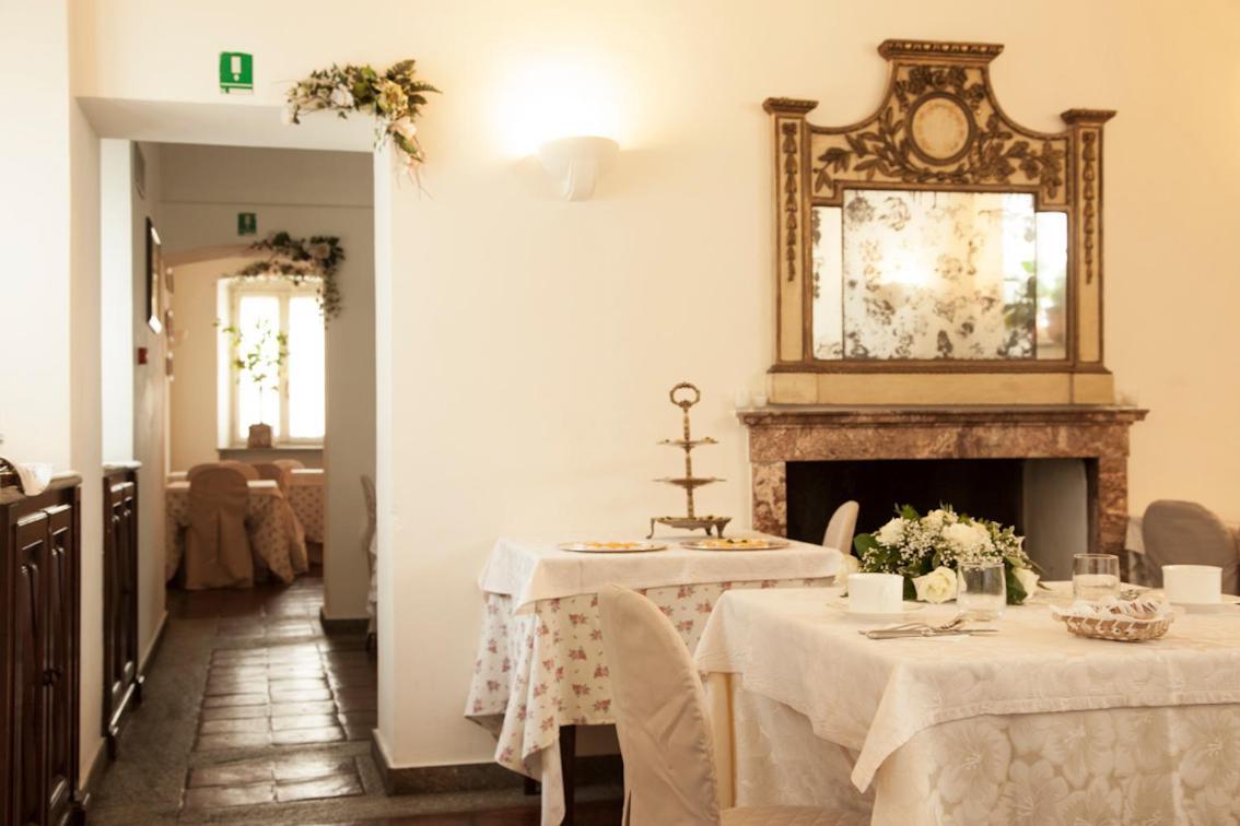 Locanda La Posta Cavour ภายนอก รูปภาพ